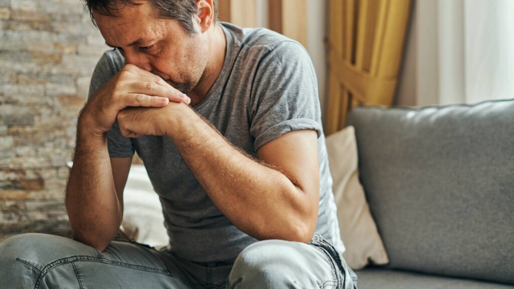 a man with opioid withdrawal symptoms